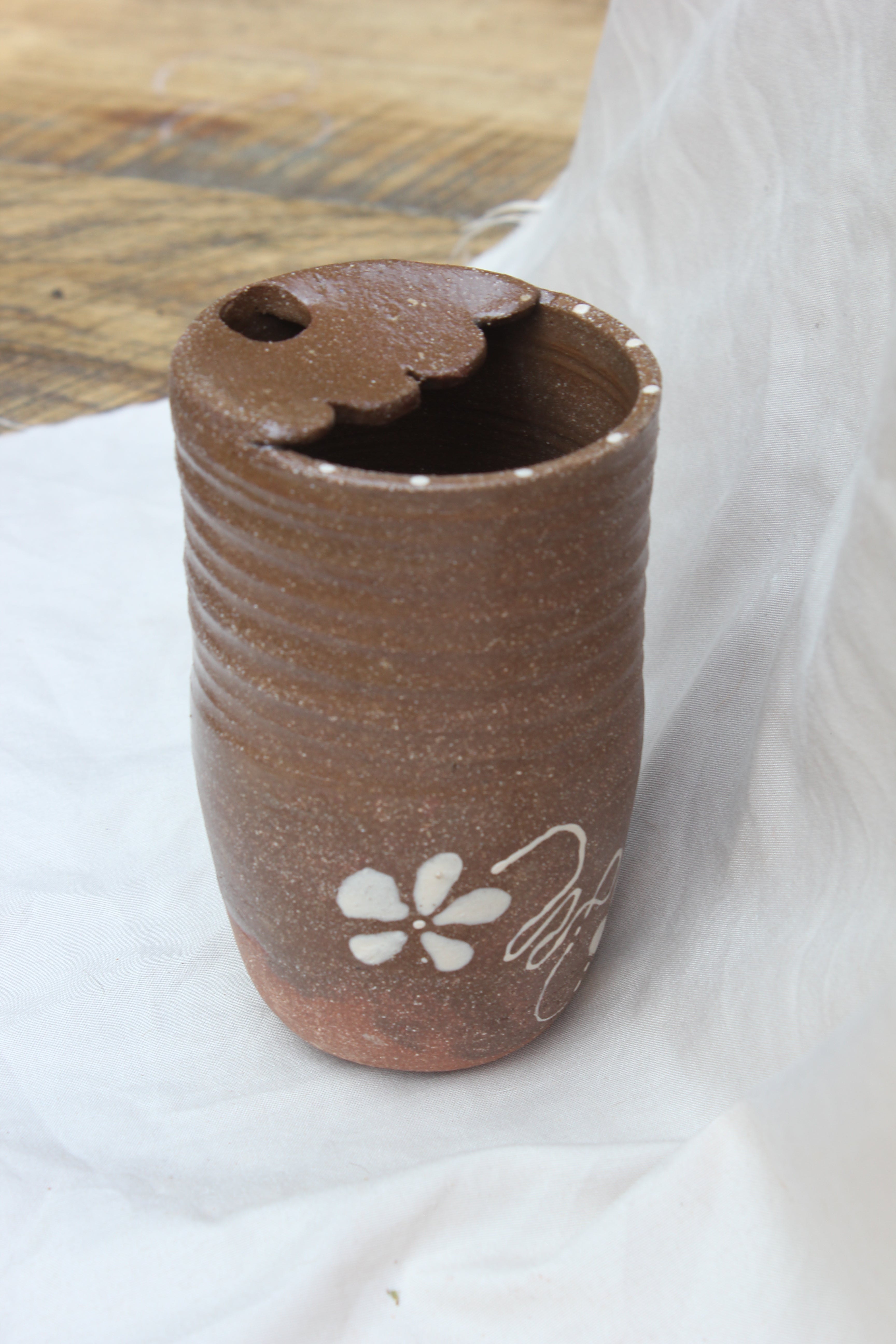 Daisy doodle travel mug image 2